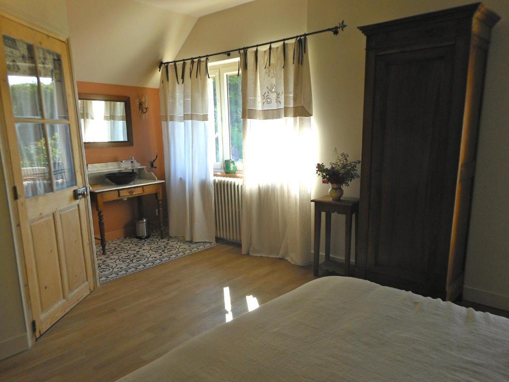 Auberge De La Tuilerie Surgy Pokój zdjęcie